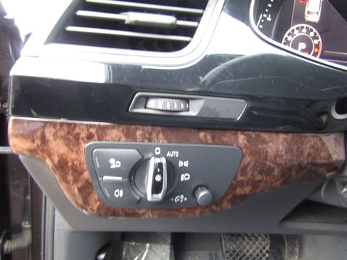 Used 2017 Audi Q7 3.0T Premium Plus w/ Premium Plus Package image 25