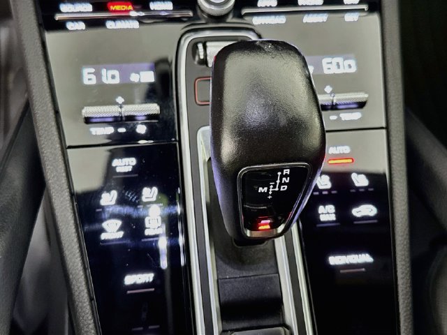 Used 2023 Porsche Cayenne AWD/4WD image 17