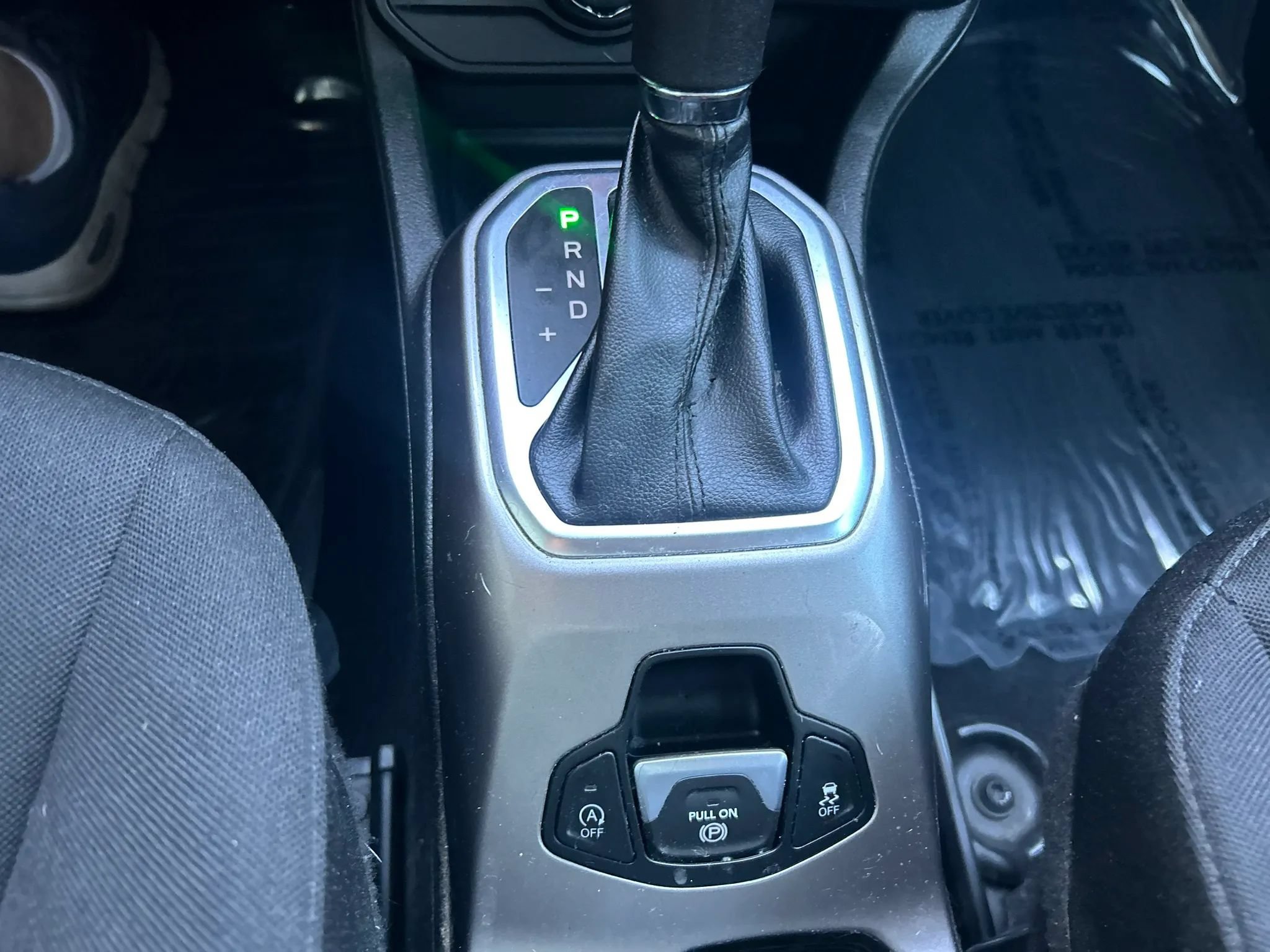 Used 2022 Jeep Renegade Latitude AWD/4WD image 11