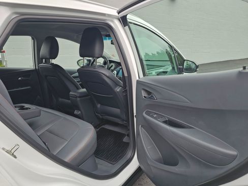 Used 2019 Chevrolet Bolt Premier w/ Infotainment Package FWD image 13