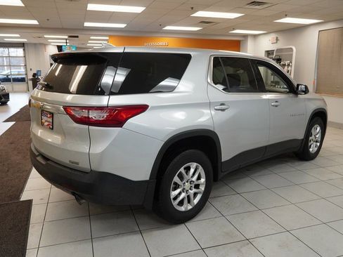 Used 2018 Chevrolet Traverse LS FWD image 16