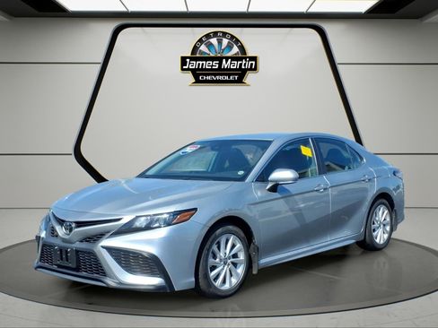 Used 2022 Toyota Camry SE AWD/4WD image 1