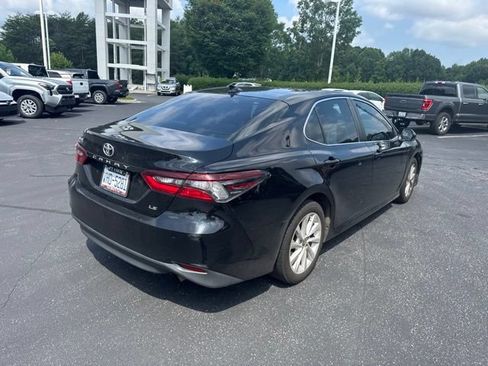 Used 2021 Toyota Camry LE FWD image 4