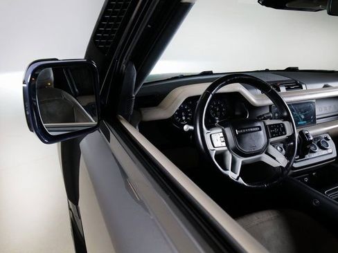 Used 2020 Land Rover Defender 110 HSE image 23