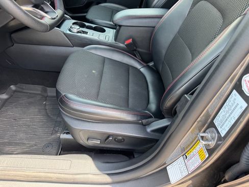 Used 2025 Ford Escape ST-Line AWD/4WD image 8