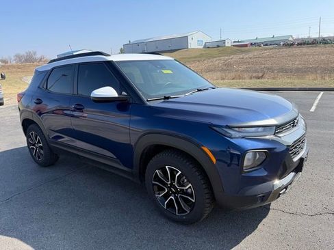 Used 2022 Chevrolet TrailBlazer ACTIV w/ Sun and Liftgate Package image 3