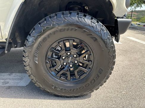 Used 2025 Ford Bronco Raptor AWD/4WD image 15