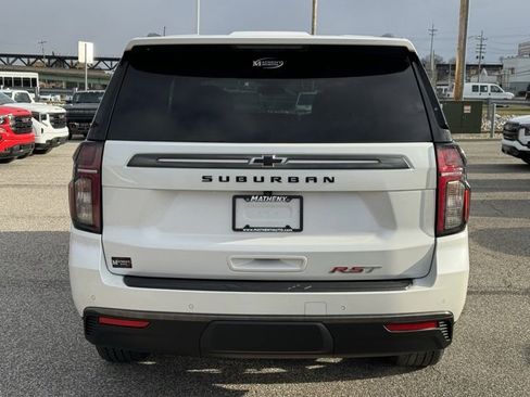 Used 2022 Chevrolet Suburban RST w/ Luxury Package image 4