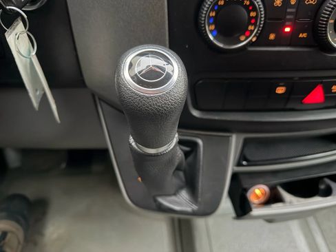 Used 2015 Mercedes-Benz Sprinter 2500 image 15