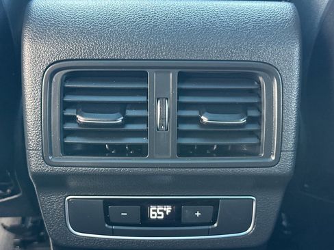 Used 2023 Audi Q5 2.0T Premium w/ Convenience Package image 14