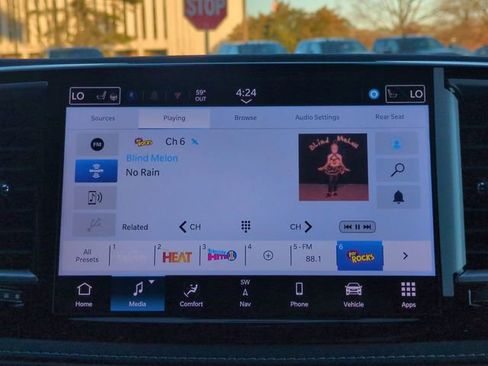 New 2026 Chrysler Pacifica Select AWD/4WD image 18