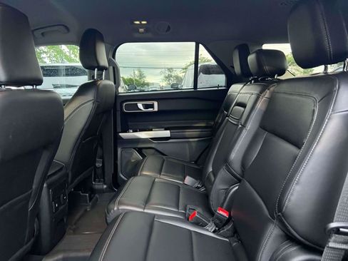 Used 2023 Ford Explorer XLT w/ Equipment Group 202A AWD/4WD image 15