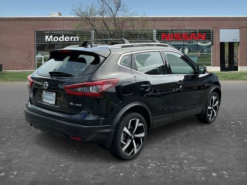 Used 2021 Nissan Rogue Sport SL AWD/4WD image 3