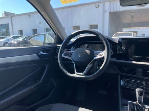 Used 2025 Volkswagen Jetta S image 32