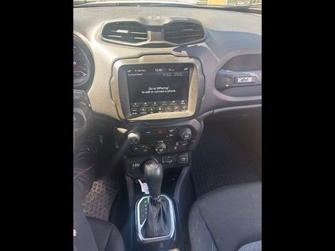 Used 2021 Jeep Renegade Latitude image 14