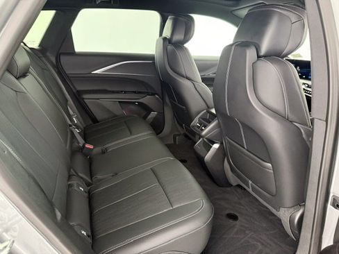 Used 2025 Cadillac Lyriq Luxury RWD image 20