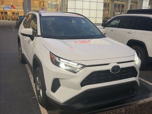 Used 2024 Toyota RAV4 XLE AWD/4WD image 2