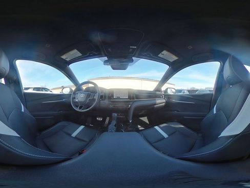 Used 2025 Toyota Camry SE image 43