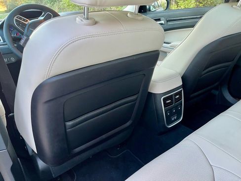 New 2023 Chrysler 300 Touring L w/ Popular Equipment Group image 17