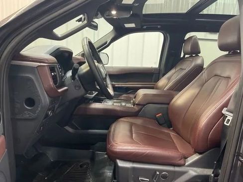 Used 2024 Ford Expedition Limited image 10