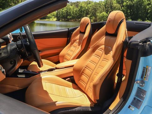 Used 2015 Ferrari California T RWD image 50