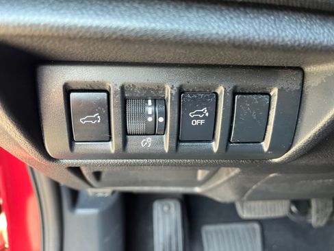 Certified 2025 Subaru Outback Premium w/ Popular Package #1A AWD/4WD image 12