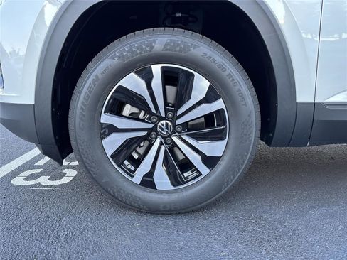 New 2026 Volkswagen Atlas Cross Sport SE image 10