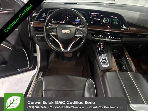 Used 2021 Cadillac Escalade Premium Luxury AWD/4WD image 33