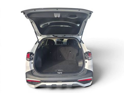 Used 2025 Kia Sportage LX AWD/4WD image 10