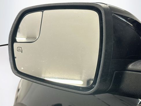Used 2018 Ford Edge SEL w/ Equipment Group 201A AWD/4WD image 16