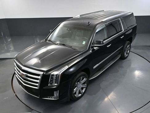 Used 2017 Cadillac Escalade ESV Luxury image 61