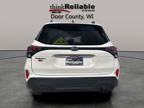 Used 2025 Subaru Forester Premium AWD/4WD image 3