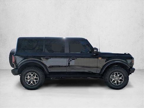 Certified 2025 Ford Bronco Badlands image 4