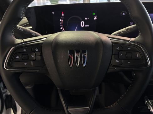 Used 2025 Buick Envista Sport Touring image 27