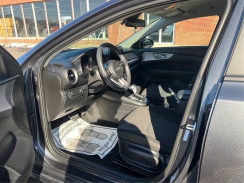 Used 2022 Kia Forte LXS image 11