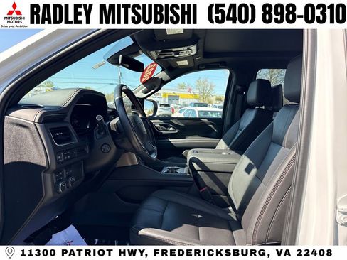 Used 2022 Chevrolet Suburban RST w/ Luxury Package image 3