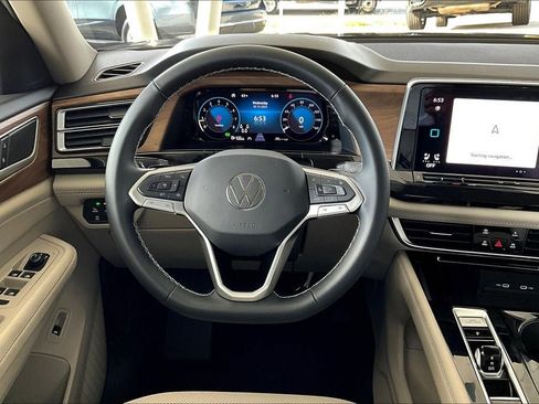 New 2026 Volkswagen Atlas SE image 4