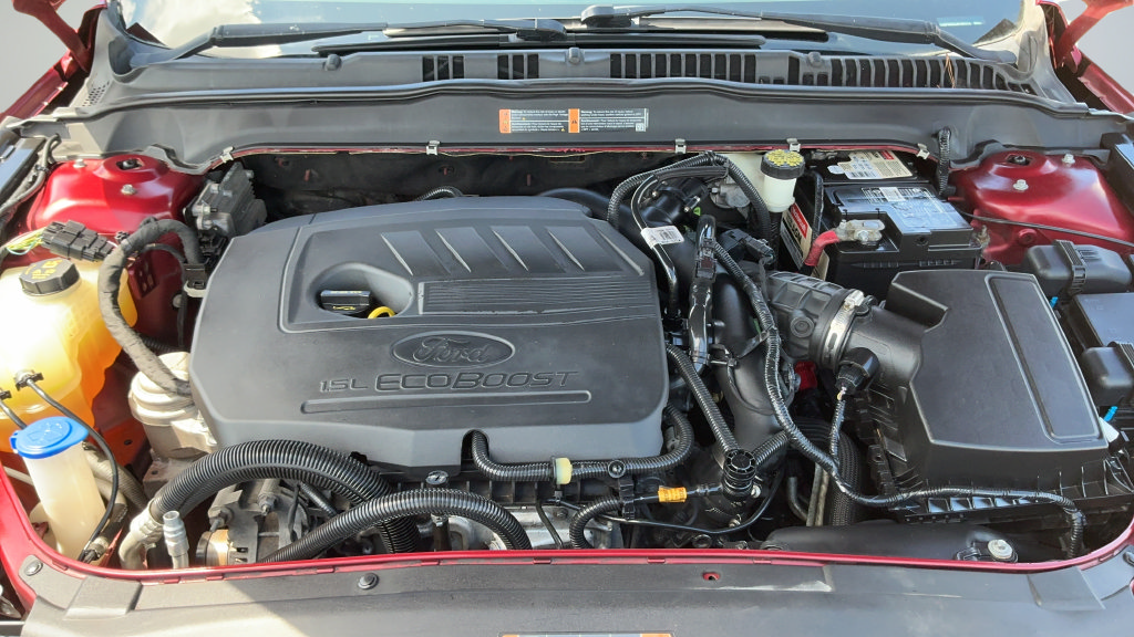 Used 2018 Ford Fusion SE w/ Fusion SE Technology Package FWD image 24