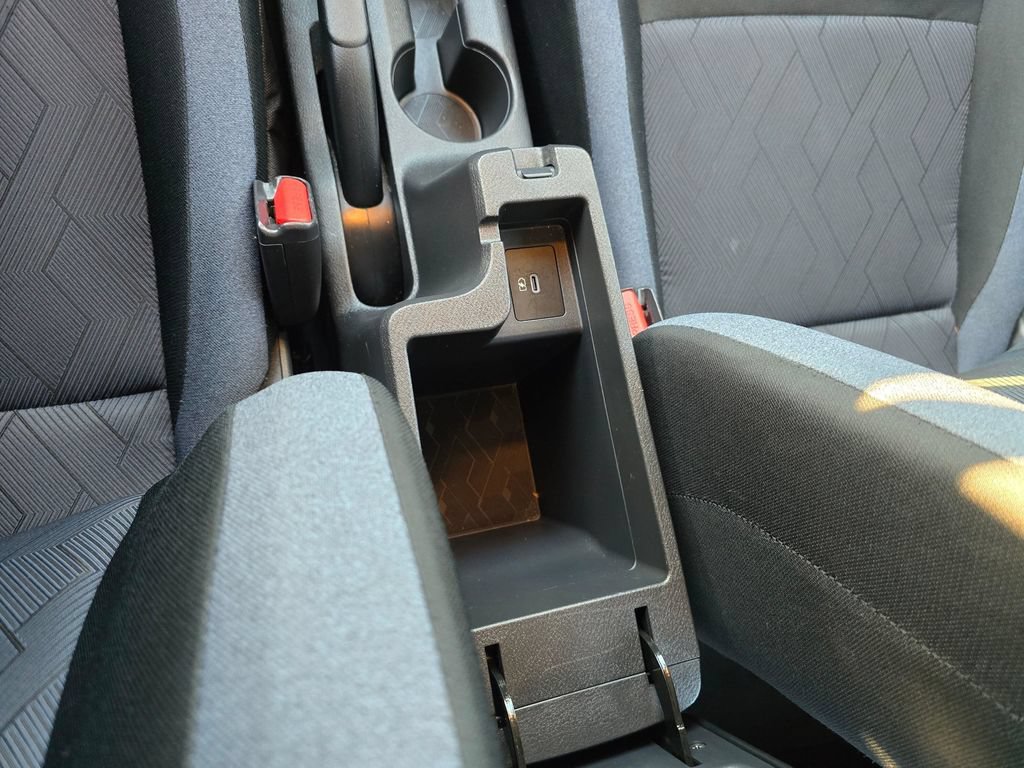 Used 2024 Nissan Versa SV FWD image 27