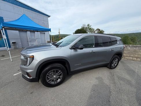 Used 2025 GMC Acadia Elevation AWD/4WD image 2