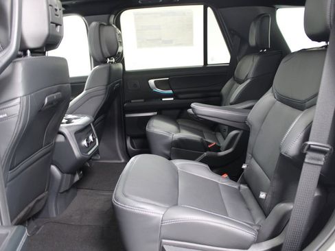 New 2026 Ford Expedition Platinum w/ Stealth Performance Package image 25