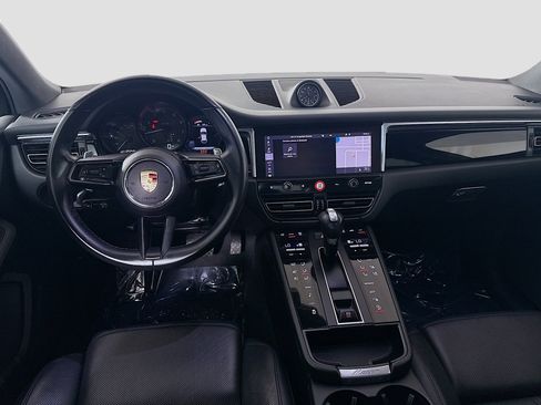 Used 2024 Porsche Macan image 17