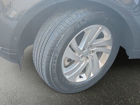 Used 2025 Land Rover Range Rover Evoque S image 34