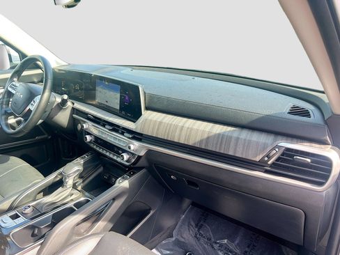 Used 2023 Kia Telluride EX w/ EX Captain's Chair Package FWD image 33