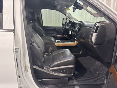 Used 2019 Chevrolet Silverado 2500 LTZ w/ Duramax Plus Package image 13
