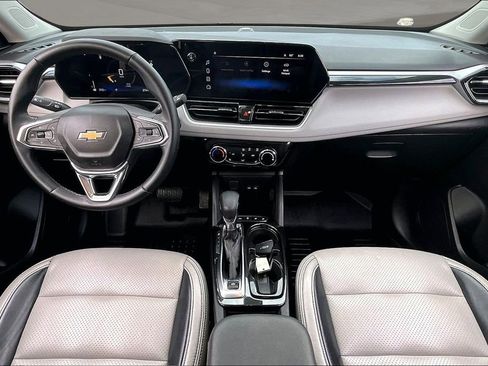 Used 2024 Chevrolet TrailBlazer LT w/ LT Cold Weather Package FWD image 7