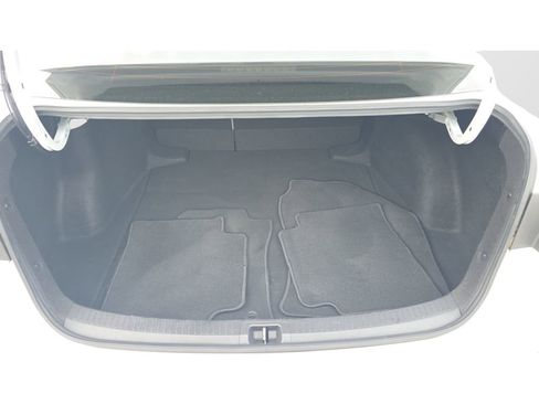 Used 2022 Toyota Corolla LE FWD image 9