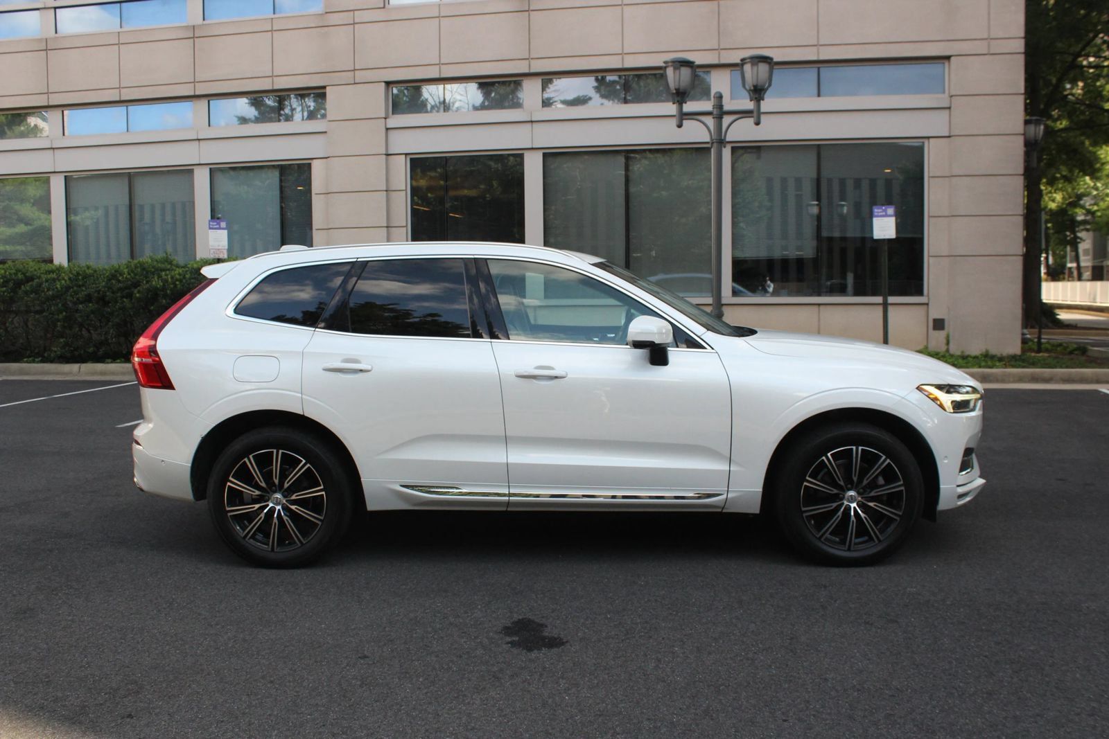 Used 2019 Volvo XC60 T5 Inscription w/ Protection Package Premier AWD/4WD image 6