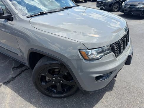 Used 2019 Jeep Grand Cherokee Laredo AWD/4WD image 53