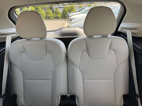 Certified 2023 Volvo XC90 B6 Plus AWD/4WD image 13